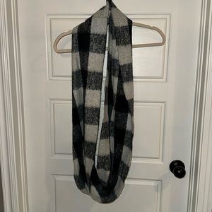Black & Gray Plaid Infinity Scarf